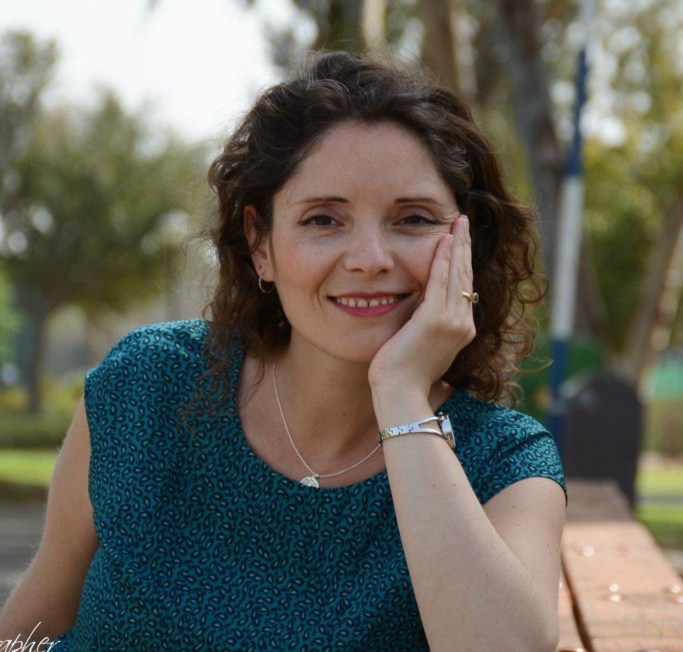 אסנת זילברמן מטפלת בפסיכותרפיה דינמית בגבעתיים מכון טמיר