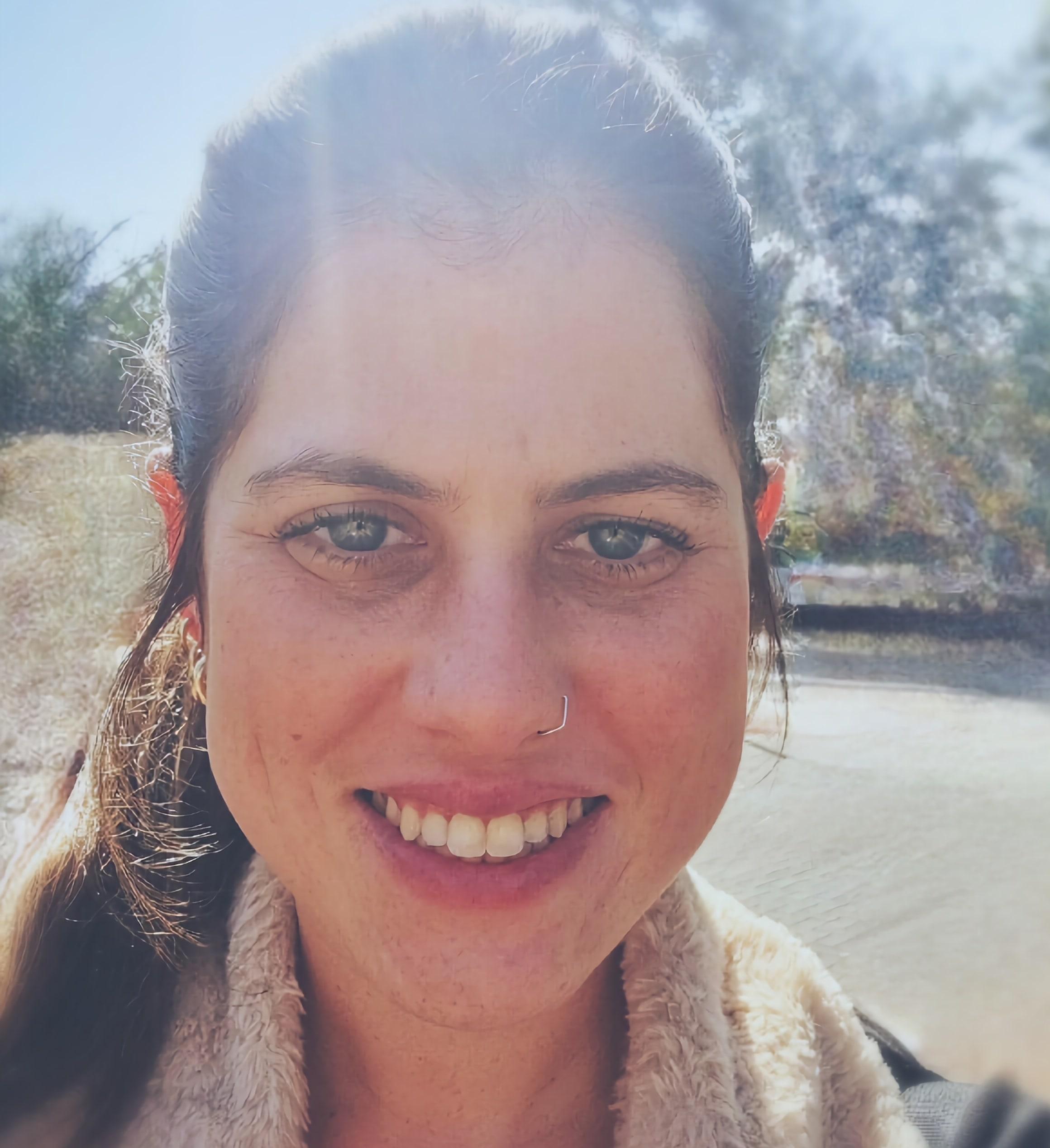 רותם יערי MSW עובדת סוציאלית קלינית ומטפלת במכון טמיר בתל אביב